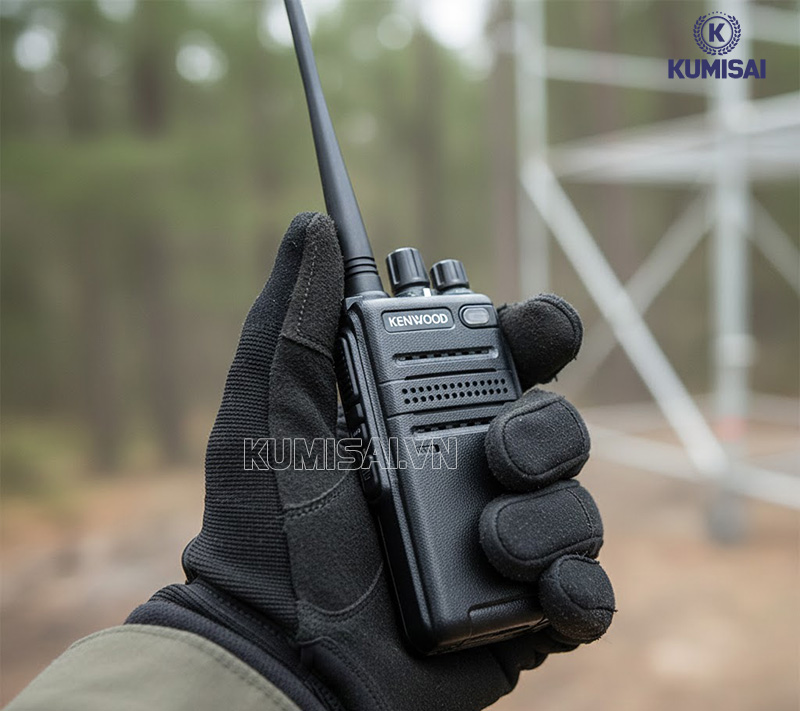 Bộ đàm Kenwood NX-550 cầm tay thuận tiện
