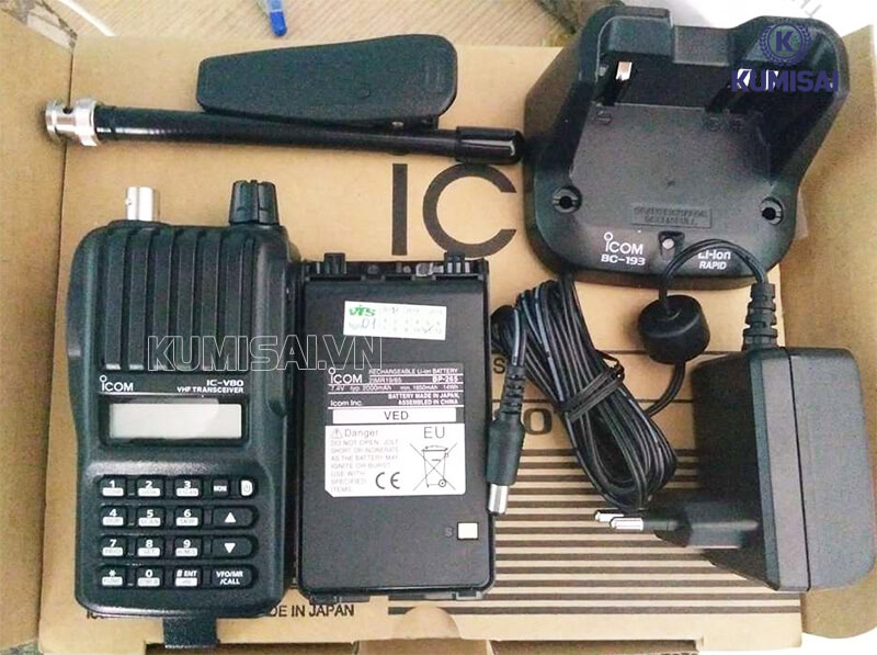 ICOM IC-V80