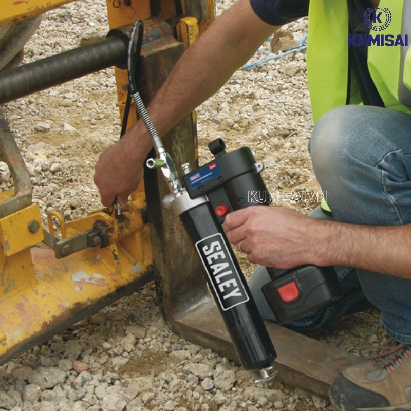 Máy bơm mỡ bằng pin Sealey