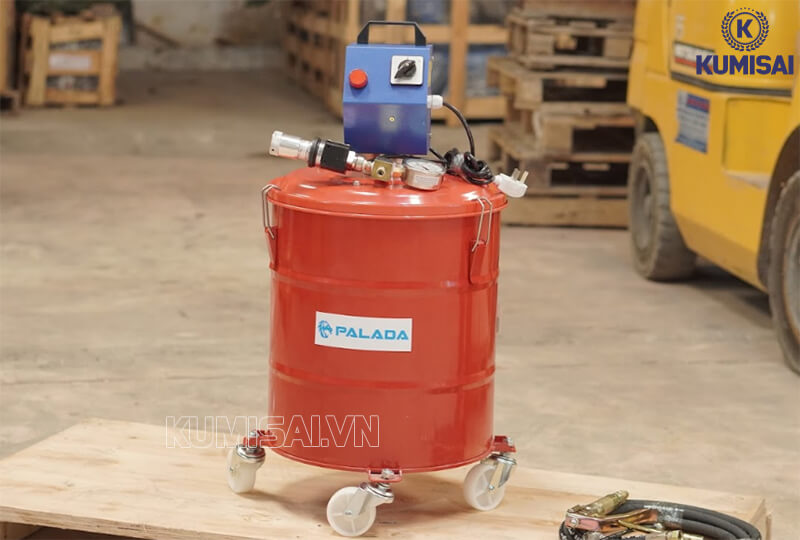 Dòng máy bơm mỡ ô tô bằng điện