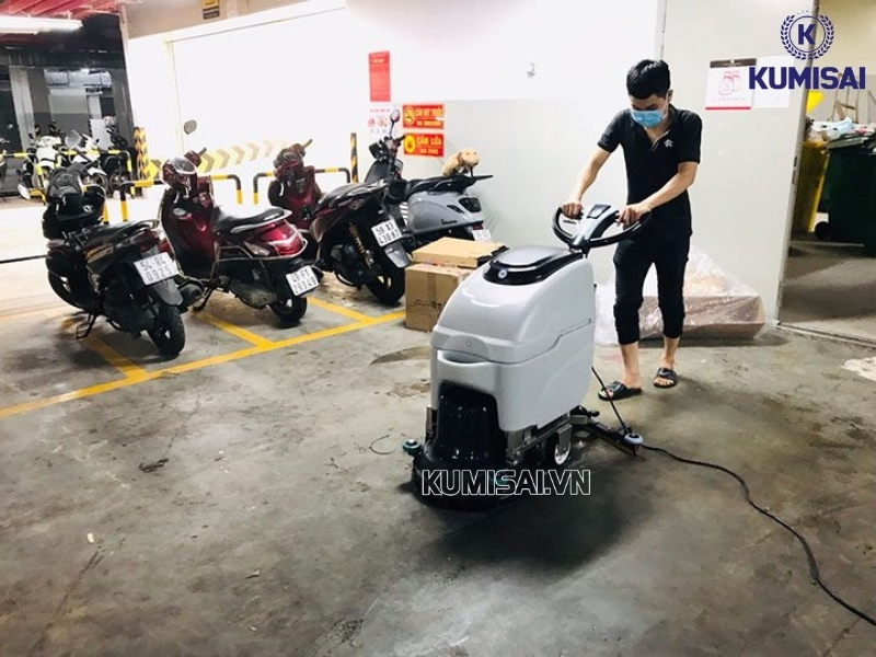 Máy chà sàn liên hợp phù hợp với nhiều không gian khác nhau Máy chà sàn liên hợp phù hợp với nhiều không gian khác nhau