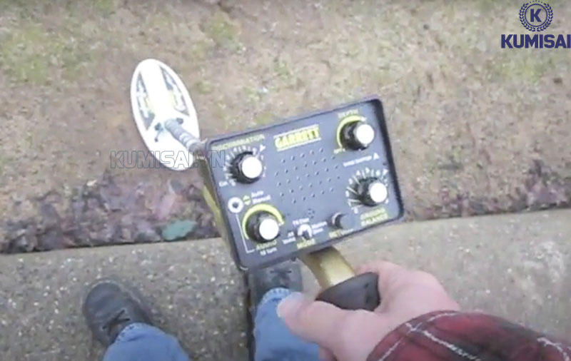 Sử dụng máy dò kim loại dưới đất Garrett Scorpion Gold A8 đúng cách