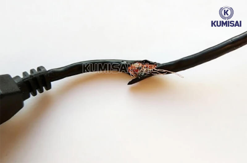 Dây điện bị đứt