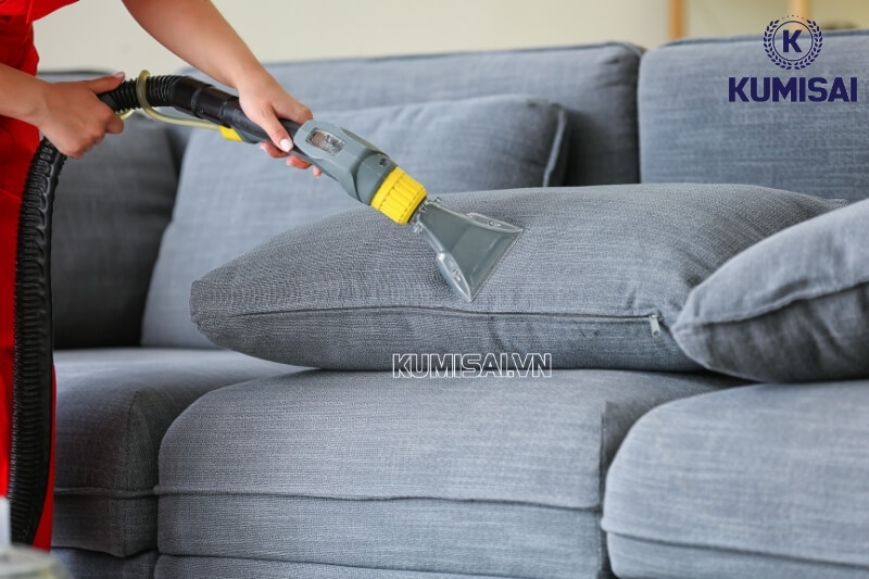 Loại bỏ bụi bẩn, mùi hôi và vi khuẩn trên sofa