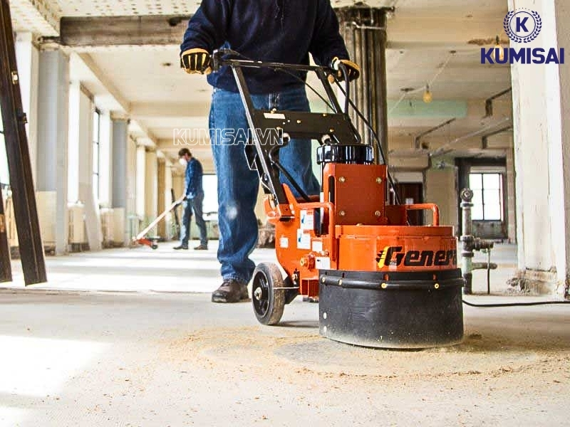 Máy mài sàn 3 lưỡi hoạt động ổn định trong điều kiện làm việc khắc nghiệt
