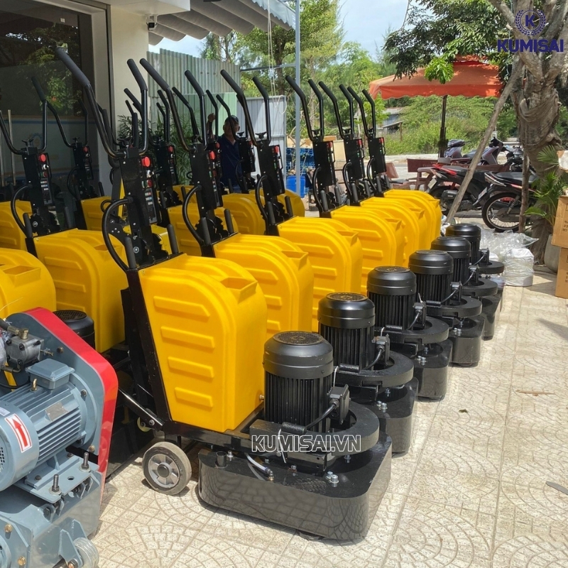 Máy mài sàn SF630 có thiết kế chắc chắn Máy mài sàn SF630 có thiết kế chắc chắn