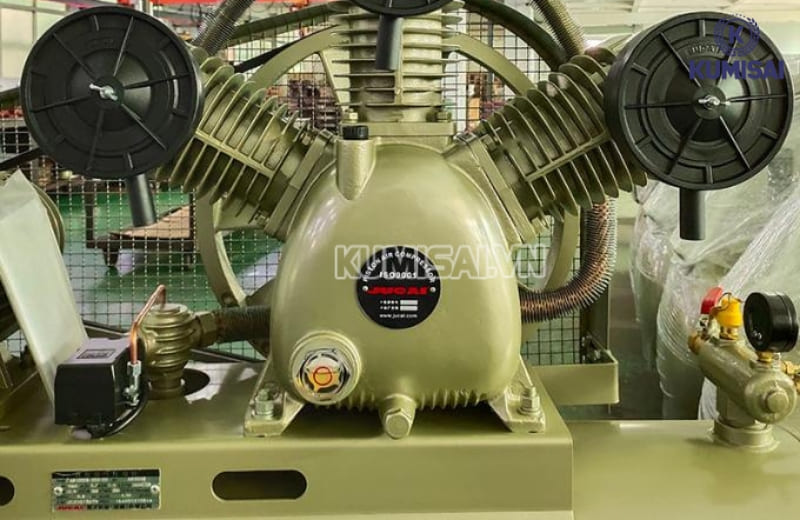 Máy nén không khí Jucai có khả năng vận hành bền bỉ Máy nén không khí Jucai có khả năng vận hành bền bỉ