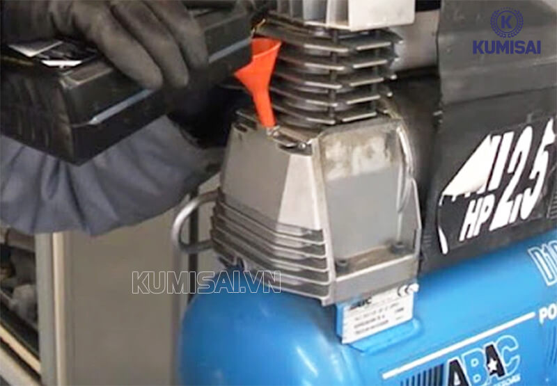 Máy nén khí không tự ngắt do bị thiếu dầu