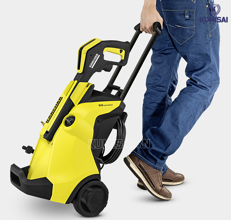 Máy rửa xe Karcher K4 Full Control tiện dụng, dễ dàng di chuyển
