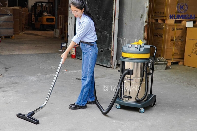 Máy trang bị 2 motor công suất mạnh mẽ