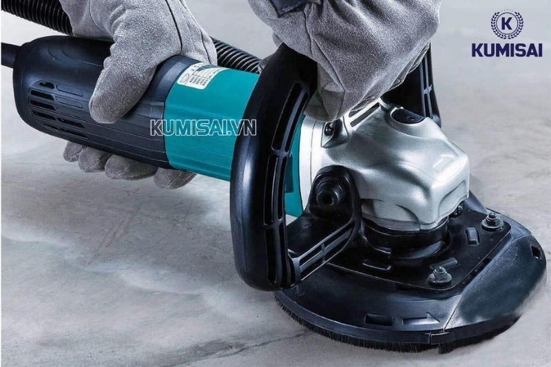 Máy mài có hút bụi thiết kế cầm tay, nhỏ gọn dễ thao tác khi mài Máy mài có hút bụi thiết kế cầm tay, nhỏ gọn dễ thao tác khi mài