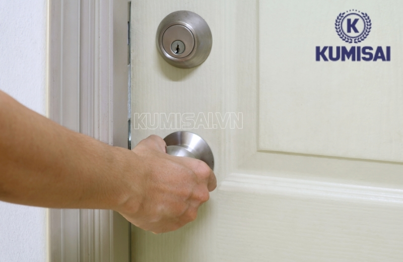 Nên đóng kín cửa khi bật FujiE HM-618EC Nên đóng kín cửa khi bật FujiE HM-618EC