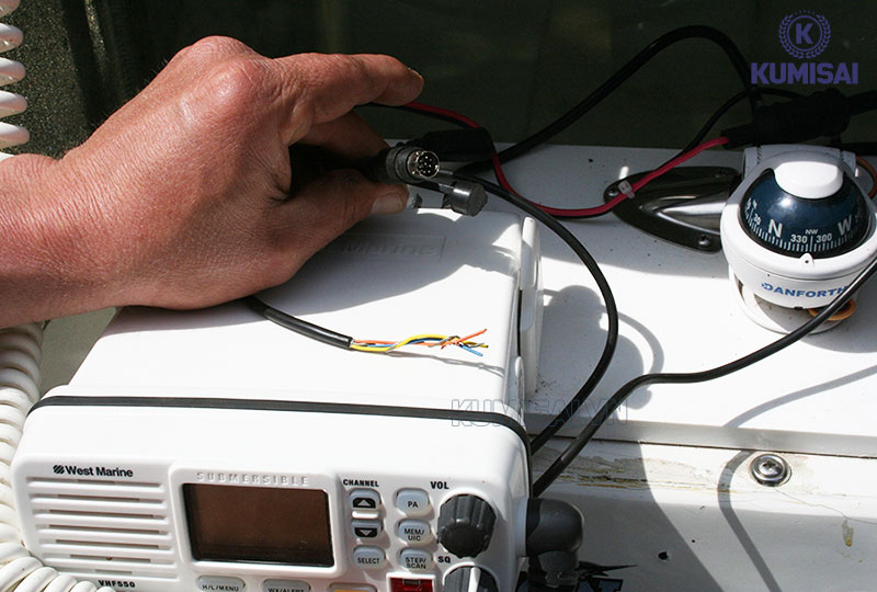 Bộ đàm cố định phụ thuộc vào nguồn điện, bị hạn chế di chuyển