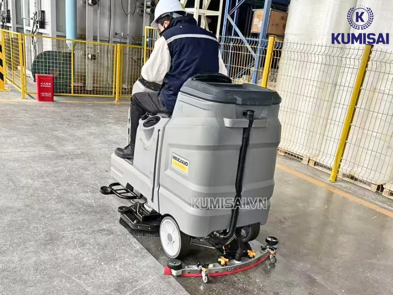 Phản hồi của khách hàng về máy chà sàn Kumisai KMS V75