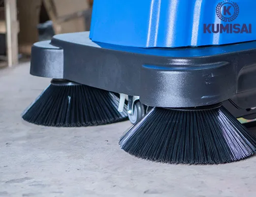 Xe quét rác đẩy tay chạy ắc quy Kumisai KMS 690 - 8