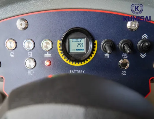 Máy chà sàn ngồi lái Kumisai KMS 138 - 9