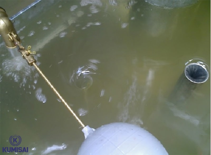 Nước trong tháp giải nhiệt cần được xử lý