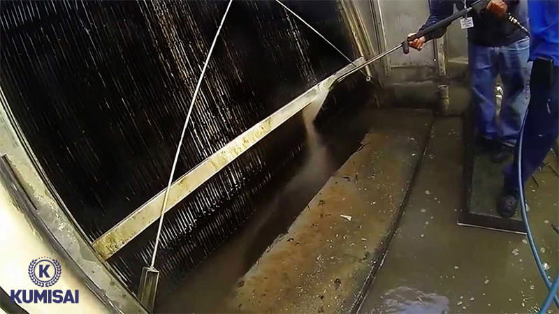 Vệ sinh tháp định kỳ