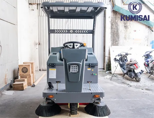 Xe quét rác ngồi lái Kumisai KMS 160E