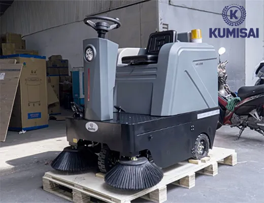 Xe quét rác nhà xưởng ngồi lái Kumisai KMS 1250E - pin lithium - 2