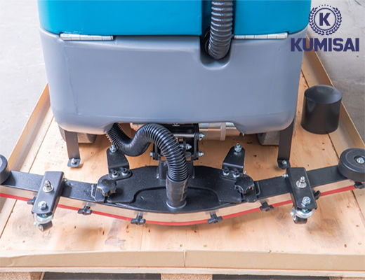 Máy chà sàn công nghiệp ngồi lái Kumisai KMS 90B - 6
