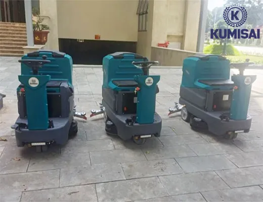 Máy chà sàn ngồi lái Kumisai KMS D7 - 6