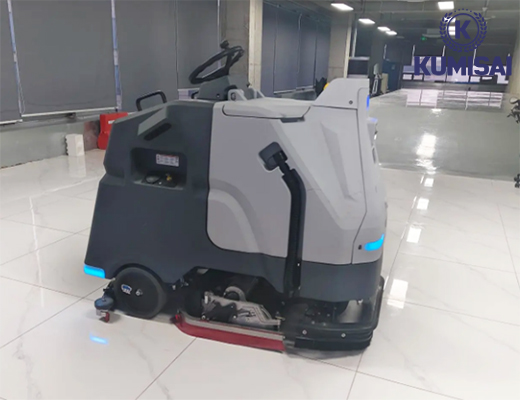 Robot chà sàn Kumisai KMS810 (đứng lái được) - 4