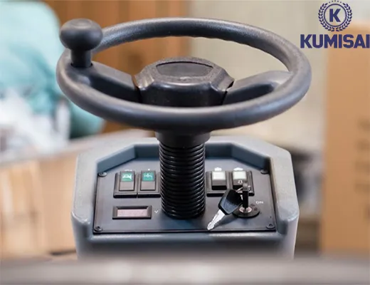 Xe quét đường ngồi lái Kumisai KMS S4 - 3