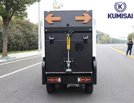 Xe quét rác ngồi lái Kumisai KMS - 1000L - 8