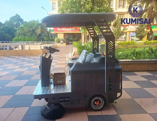 Xe quét rác ngồi lái Kumisai KMS 160E - 8