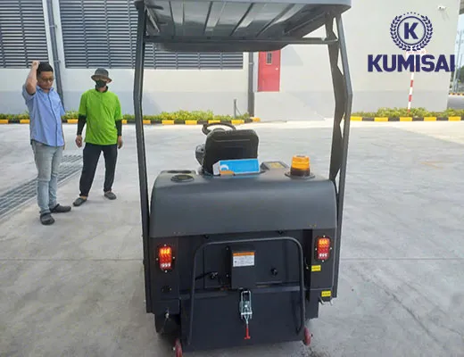 Xe quét rác ngồi lái Kumisai KMS 160E - 7