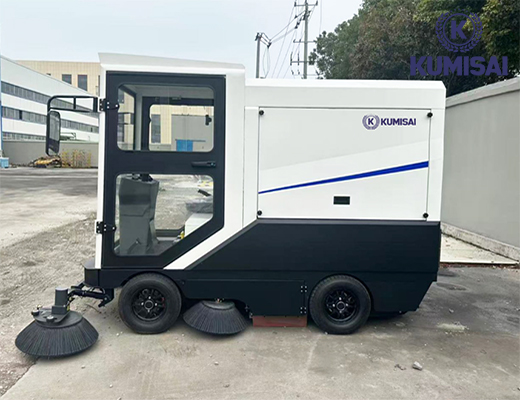 Xe quét rác ngồi lái Kumisai KMS - 240L - 3