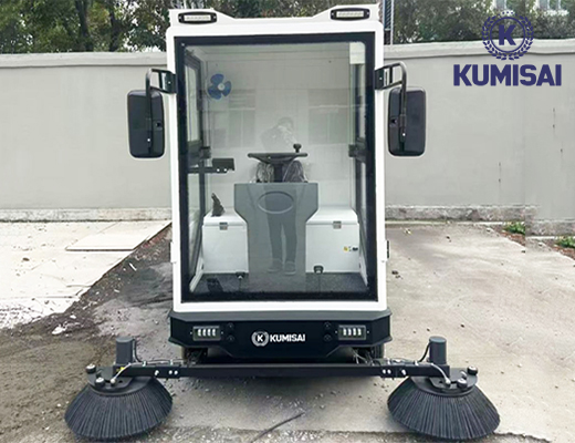 Xe quét rác ngồi lái Kumisai KMS - 240L - 5