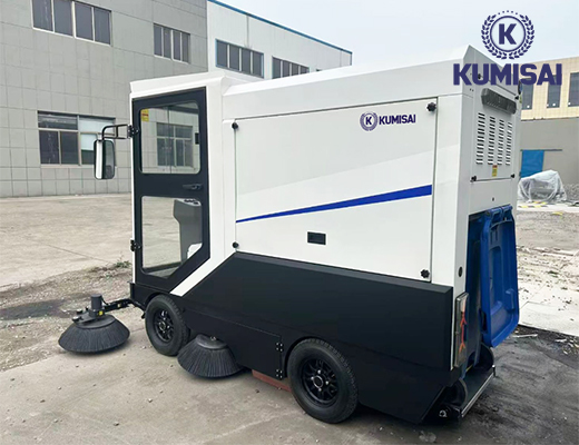 Xe quét rác ngồi lái Kumisai KMS - 240L - 7