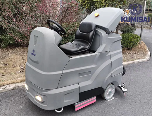 Máy chà sàn ngồi lái Kumisai KMS 245