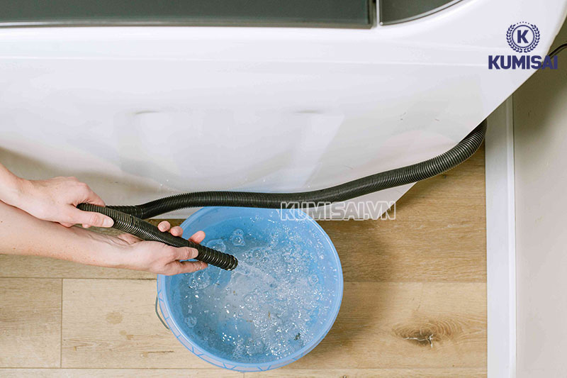 Người dùng nên xả nước sau khi sử dụng