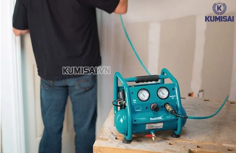 Máy nén hơi chạy pin Makita Máy nén hơi chạy pin Makita