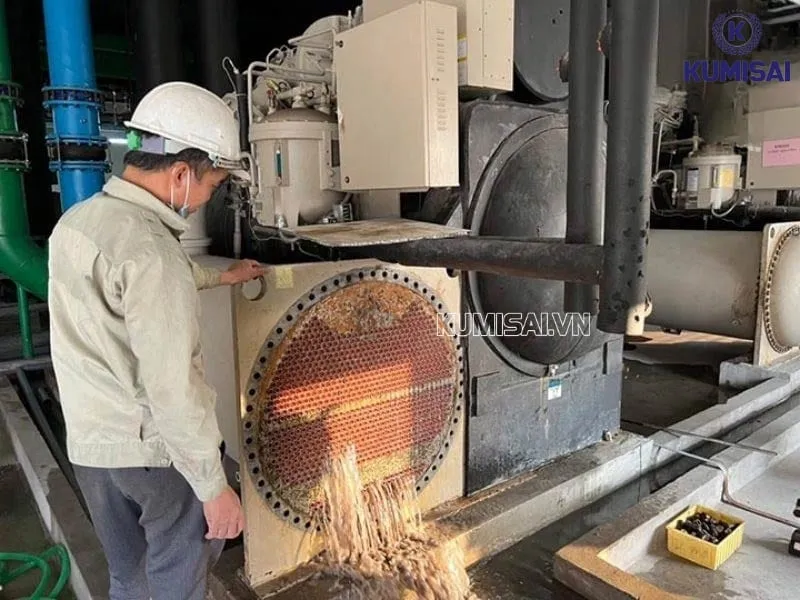 Hậu quả khi cáu cặn tích tụ trong hệ thống chiller Hậu quả khi cáu cặn tích tụ trong hệ thống chiller