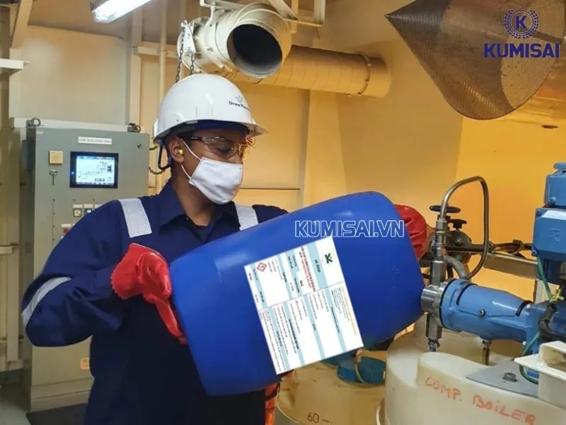Sử dụng hóa chất tẩy rửa cáu cặn Sử dụng hóa chất tẩy rửa cáu cặn