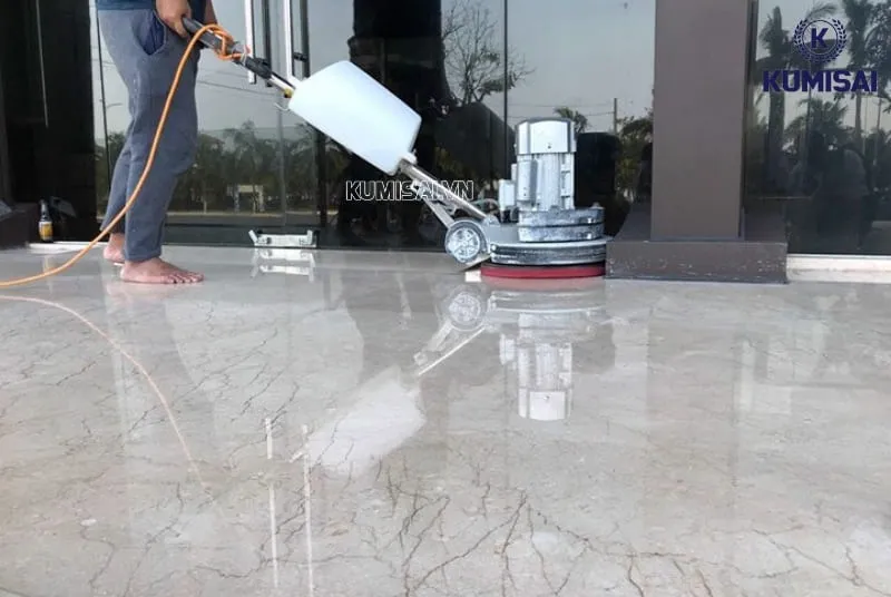 Hướng dẫn đánh bóng nền nhà bằng máy chà sàn chuyên dụng Hướng dẫn đánh bóng nền nhà bằng máy chà sàn chuyên dụng