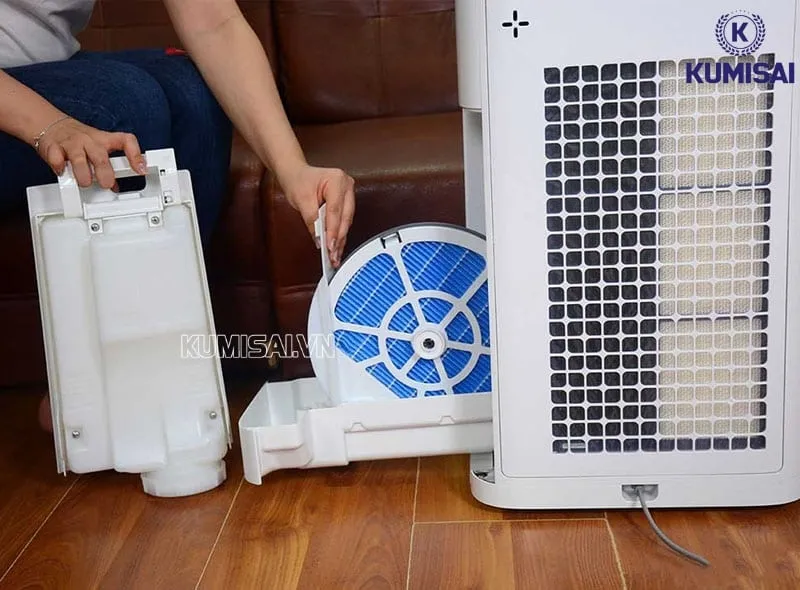 Kiểm tra máy hút ẩm thường xuyên để phát hiện các dấu hiệu bất thường Kiểm tra máy hút ẩm thường xuyên để phát hiện các dấu hiệu bất thường