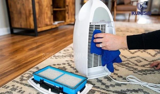 Vệ sinh máy lọc không khí gia đình đúng cách