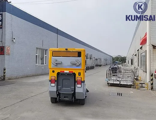 Xe quét rác ngồi lái Kumisai KMS 1800 - 7