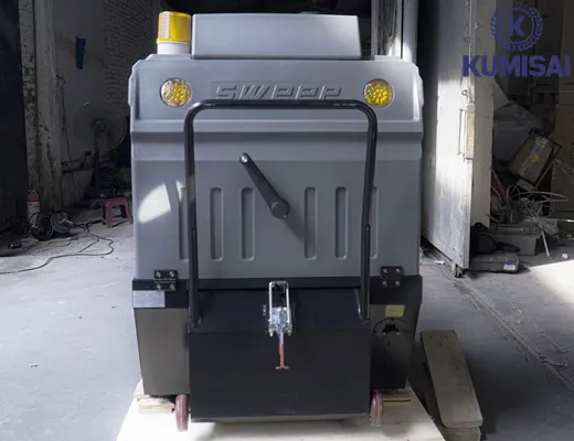 Xe quét rác nhà xưởng ngồi lái Kumisai KMS-1250E - 5