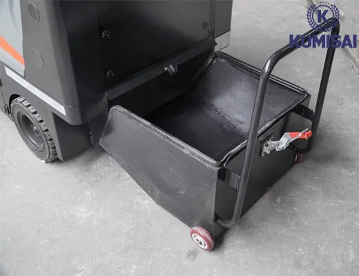 Xe quét rác ngồi lái Kumisai KMS-1350E - 6