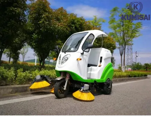 Xe quét đường ngồi lái Kumisai KMS 120A
