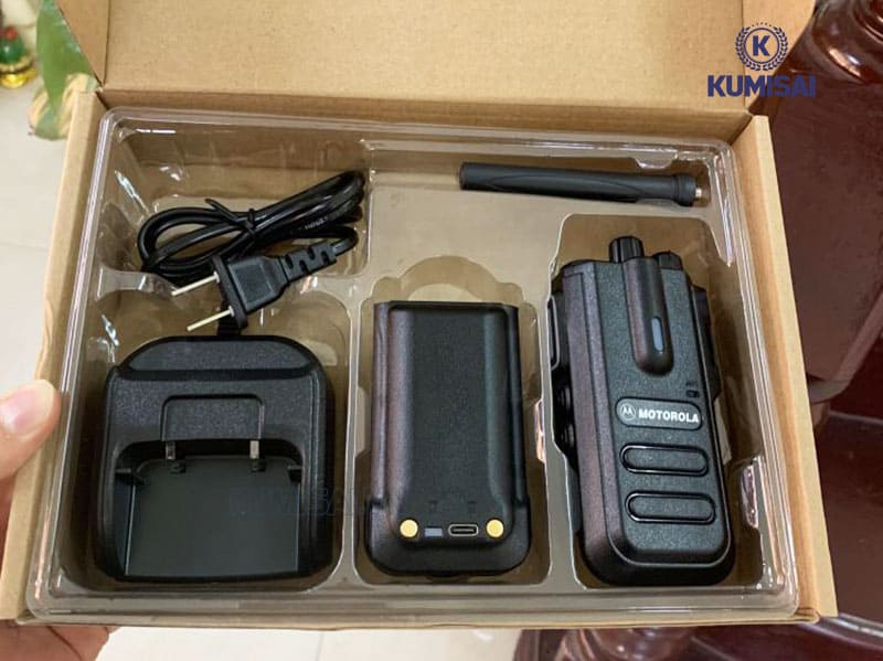 Trọn bộ phụ kiện máy bộ đàm Motorola CP 550