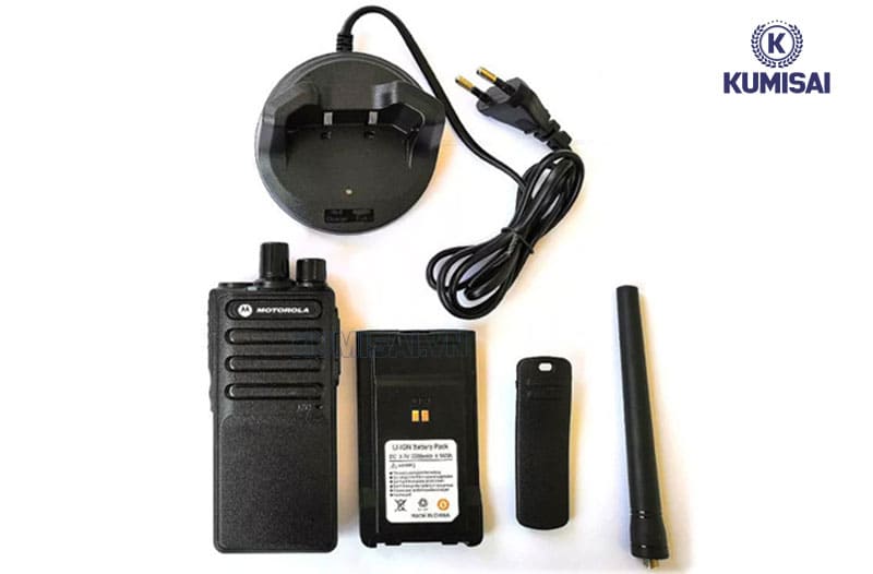 Bộ đàm Motorola CP6688 dung lượng pin lớn, nhiều phụ kiện hỗ trợ 