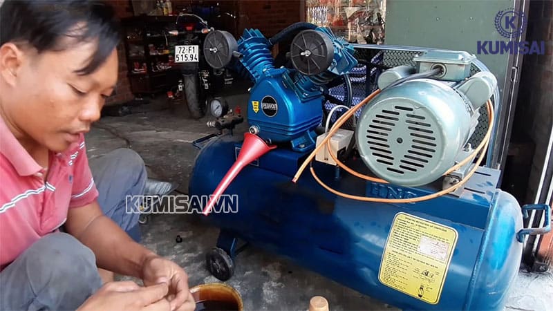 Quy trình thay nhớt cho máy nén khí nhanh gọn, hiệu quả