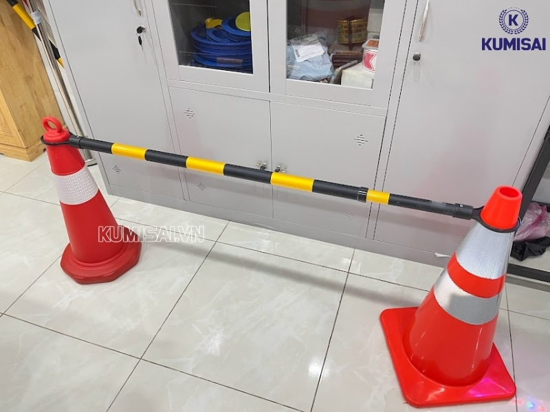 Rào chắn nối cọc tiêu